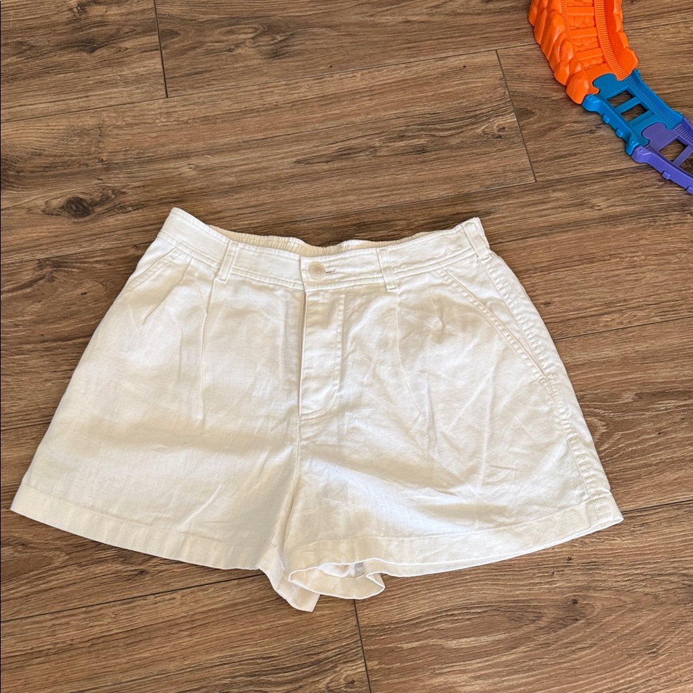 White Uniqlo shorts